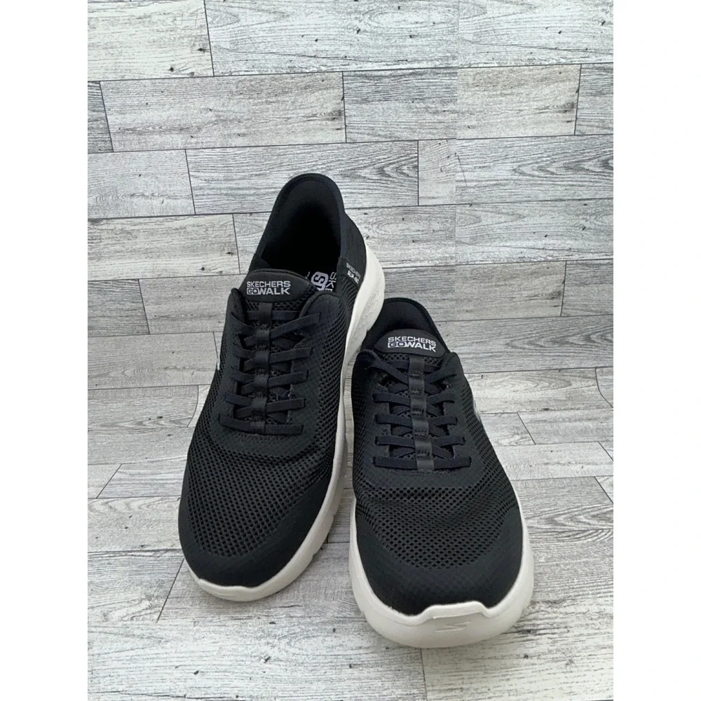 Skechers GoWalk Slip-ins Women Sz 11 Black White Walking Shoes Hands Free 124836